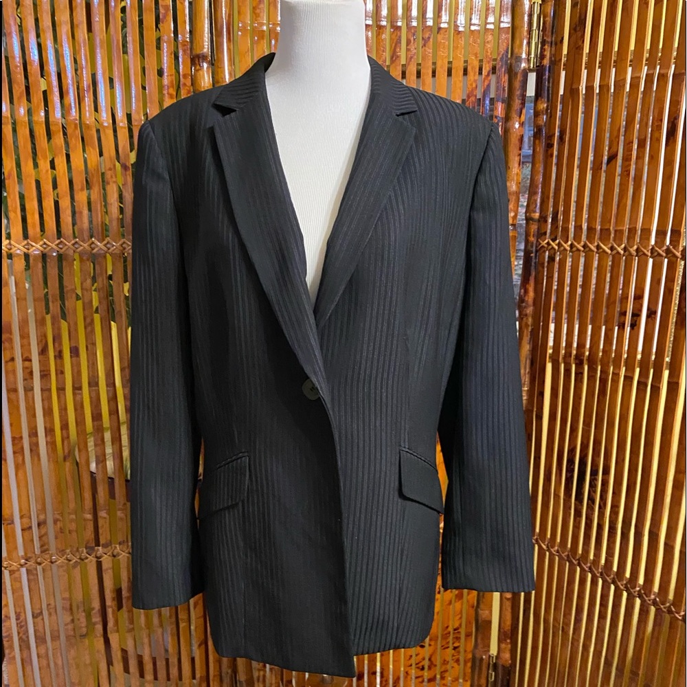 Black Single-Button Blazer Jacket. 18 - image 1